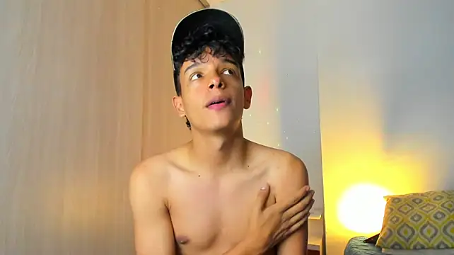 Maxfrost1 live cam on StripChat