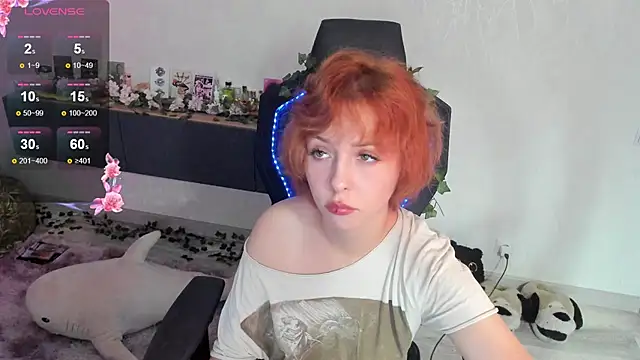 Inferno_kitten live cam on StripChat