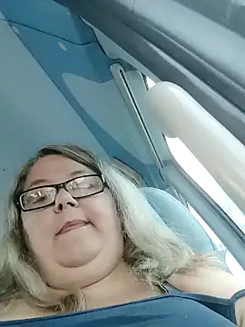 sex2 (F mature) - squirt into a glass, pour on the body