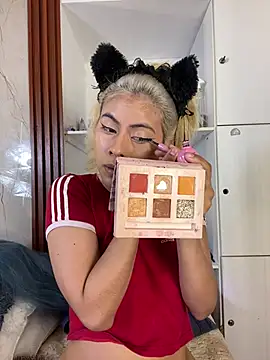 Eva_Feller69