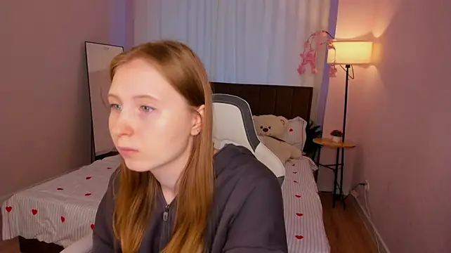 LiliTiny live cam on StripChat