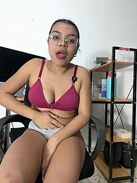 Adri_zu live webcam