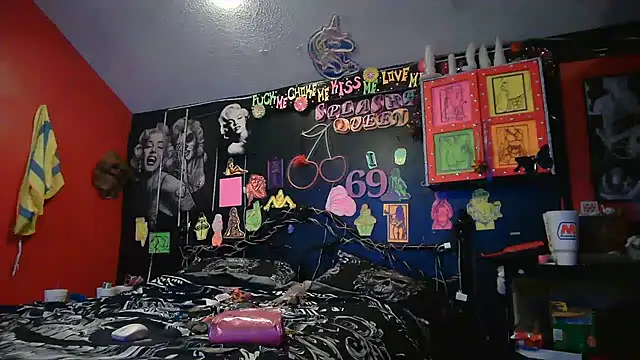 splash_queen420 (Ask my age) - Bend Over Shake Ass