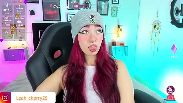 Leah_cherry live cam on StripChat