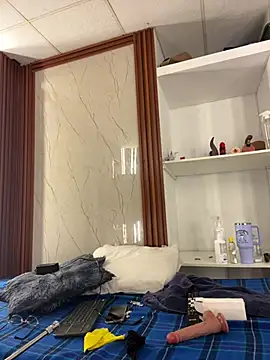 Eva_Feller69