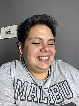 Hailey_Curvy