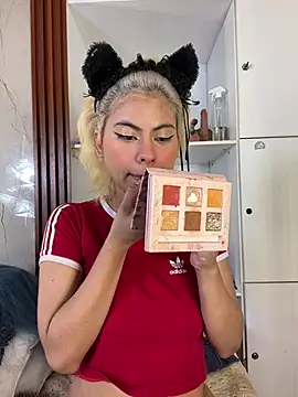 Eva_Feller69