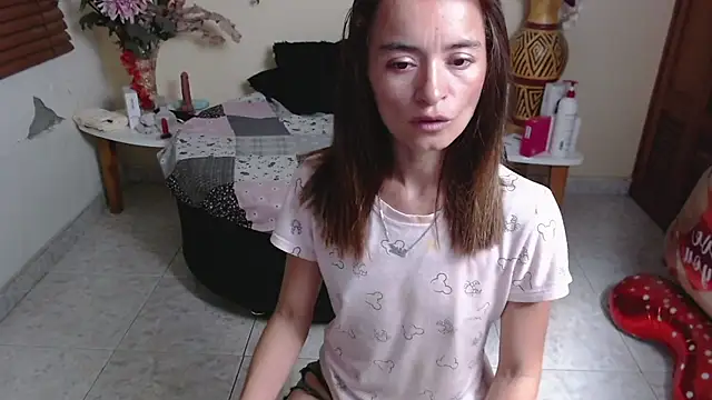 nicolesantana (F young) - finger ass