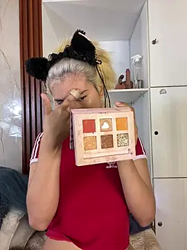 Eva_Feller69