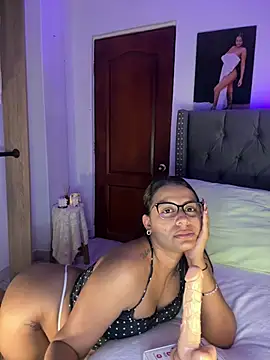 ema_zoe webcam