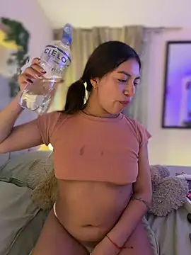 cocoagigimuse (F young) - PINCH NIPPLES AND SPIT