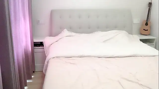 aisha123123 live cam on StripChat
