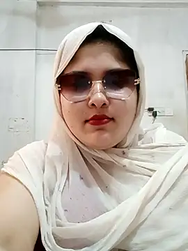 Nusrat-N live cam on StripChat