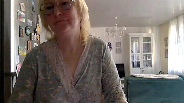 Zeyona live cam on StripChat
