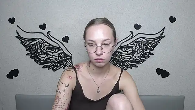 SteshaGlass live cam on StripChat