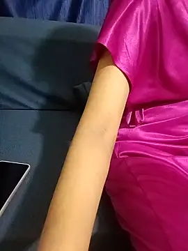 PreetyKitten live cam on StripChat