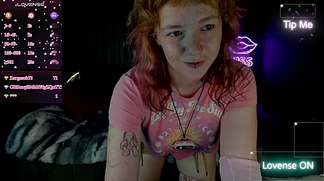 Ricki_Bloom live cam on StripChat