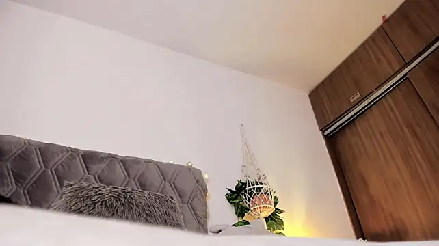KiimTyler_ live cam on StripChat