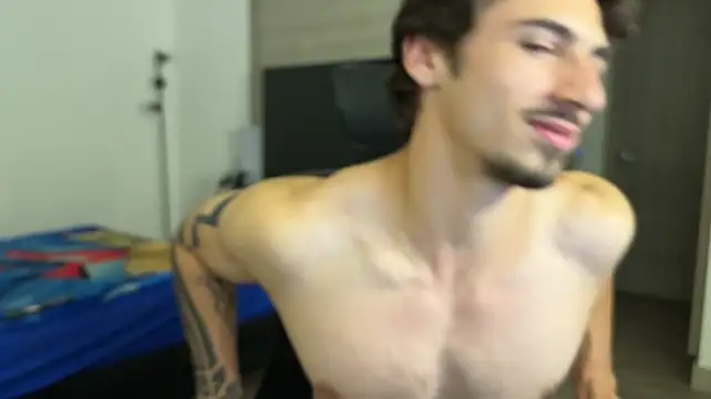 David_Brown18 live cam on StripChat