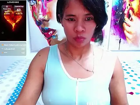 ZoeVibe_2306 live cam on StripChat