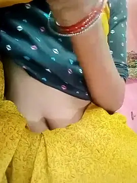 Sexybhabhi80 live cam on StripChat