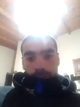 aguilucc0 live cam on StripChat