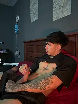 Owen_rave live cam on StripChat