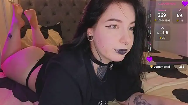 yourvodka live cam on StripChat