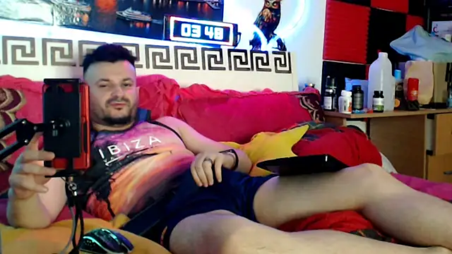 Hugec0ck007 live cam on StripChat