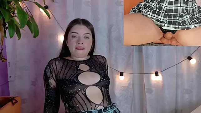 Lia_little18 live cam on StripChat