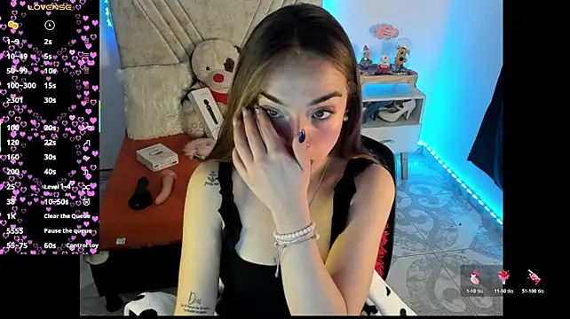 Mia_Victoria22 live cam on StripChat