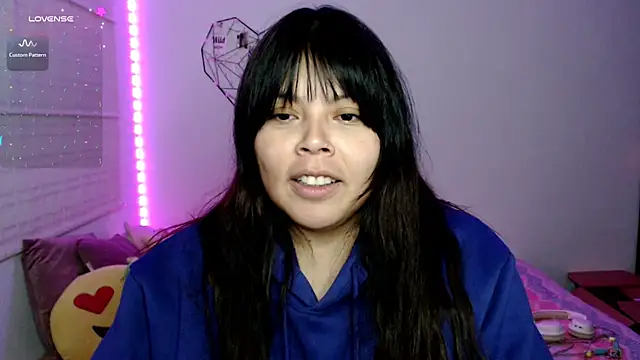 EllieMoonX live cam on StripChat