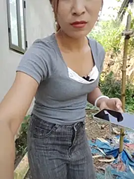 Thobaby112 live cam on StripChat