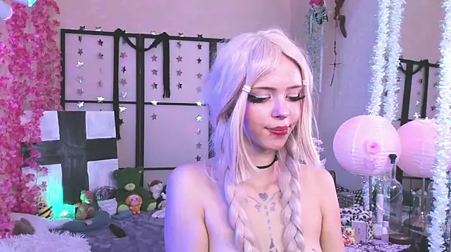 creamie_doll live cam on StripChat