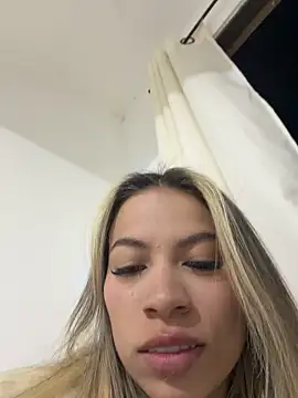 Mia_Rosee1 live cam on StripChat