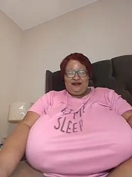 nancy111 live cam on StripChat