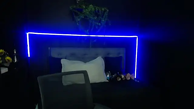 sasi_luna live cam on StripChat