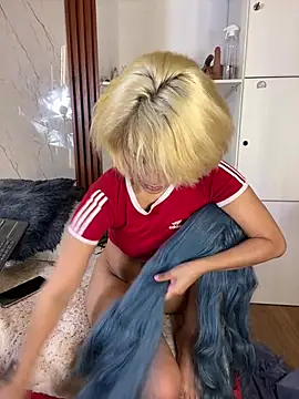 Eva_Feller69