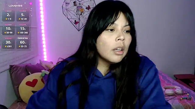 EllieMoonX live cam on StripChat