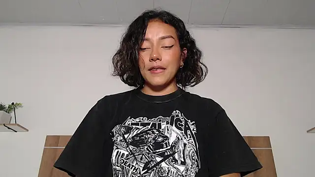 Wendy19_ live cam on StripChat
