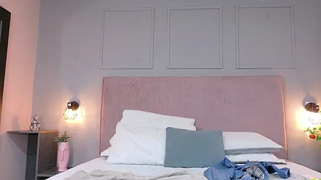 Busty_Zay live cam on StripChat