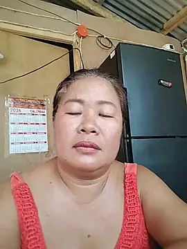 Lovelywoman43 live cam on StripChat