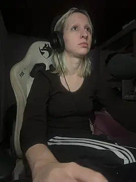 thebunnydark live cam on StripChat