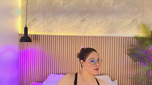 big_tits_in_your_face live cam on StripChat