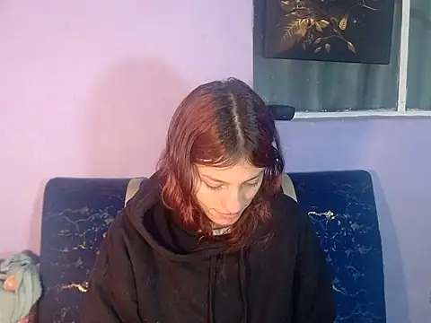 Emma-Wilson live cam on StripChat