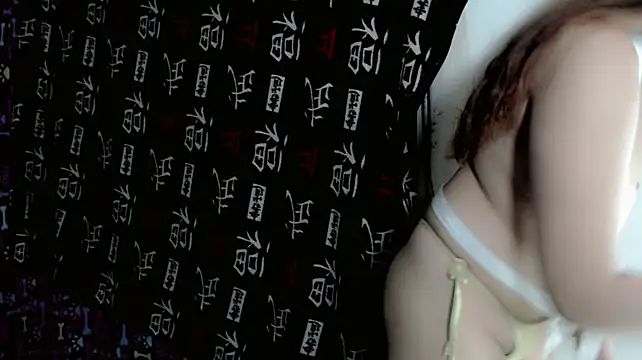 samanthaa_hot_ live cam on StripChat