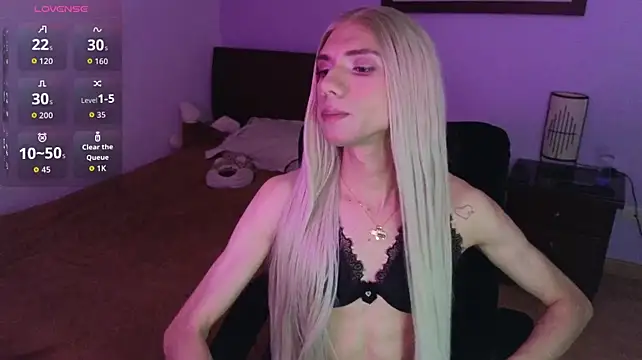 mirandahabach333 live cam on StripChat