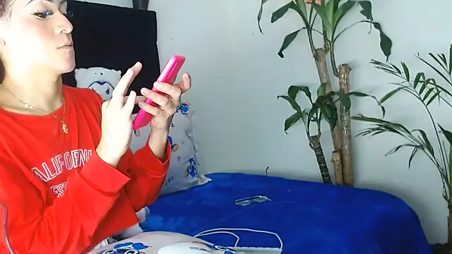 NathalialLooes live cam on StripChat