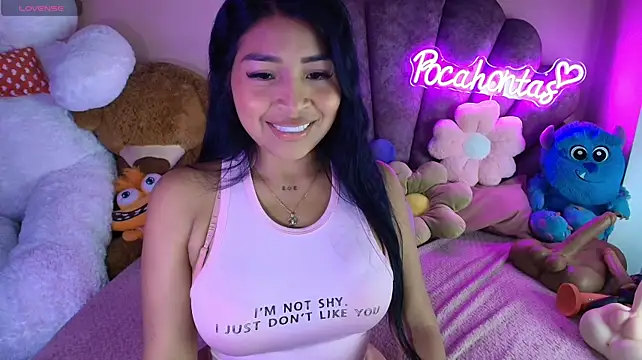 Pocahontascute_33 live cam on StripChat