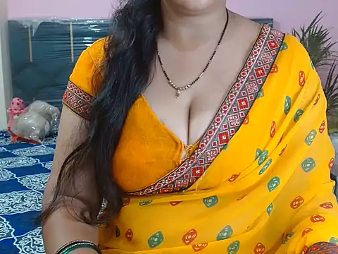 Sexy_Yashvi live cam on StripChat